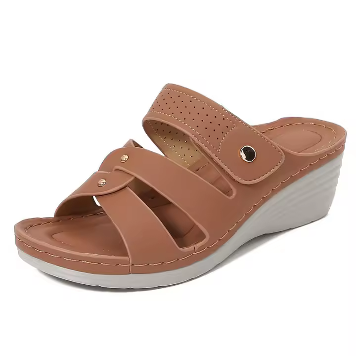 Sandalia plateada cómoda 2025 Primavera/novedad de verano moda Casual tacón inclinado ropa de abrigo de playa zapatos de mujer de arrastre fresco - 1