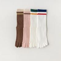 Calcetines de yoga de silicona antideslizantes para mujer, medias versátiles con estampado de gato y dibujos animados, con punta dividida, para pilates, a la moda - details 8
