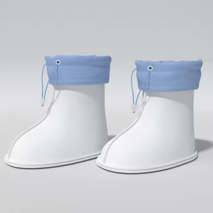 Zapatos de lluvia para niños al aire libre de dibujos animados impermeables y antideslizantes botas de lluvia zapatos de goma. - 1
