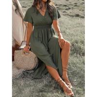 Vestido largo de verano 2024 de color sólido con cuello en V, manga acampanada, cintura elástica, adelgazante y con abertura. - details 7