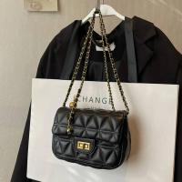 Bandolera pequeña con cadena de entramado para mujer, bolso cuadrado pequeño con bola dorada, mochila de lujo de alta gama, moda de verano, 2024 - details 4