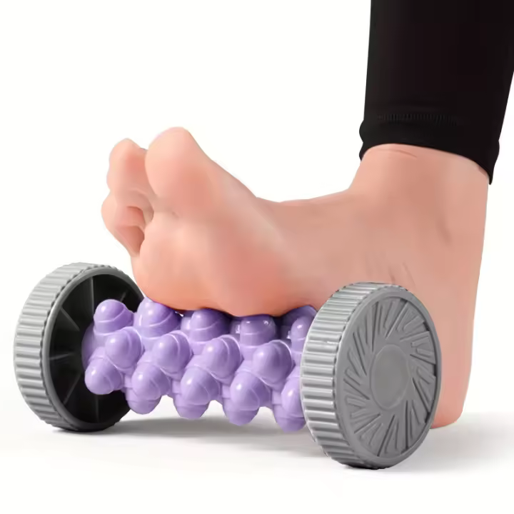 Rodillo de masaje de pies de silicona rosa de lujo: soporte manual para el arco, superficie texturizada para entusiastas del yoga y el fitness, ideal para mejorar la circulación y aliviar los músculos, diseño portátil con asas de fácil agarre, herramienta - 1