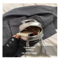 Bolso pequeño plateado de gama alta para mujer 2025 nuevo bolso de mensajero versátil popular bolso de bolos portátil de moda - details 12
