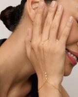 Pulsera de cadenas de mano chapada en oro amarillo de 14 quilates para mujer |   Delicada pulsera de circonita cúbica y joyería para el cuerpo con cadena de anillo - details 2