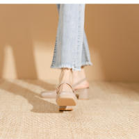 Zapatos de tacón cuadrado con tiras y charol con punta cuadrada - details 28
