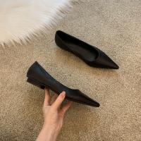 Nuevos zapatos de abuela de cuero suave con tacón bajo y punta estrecha de primavera - details 6