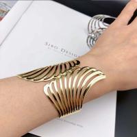 Pulseras y Brazaletes Anchos de Plumas Huecas Dorados y Plateados Joyería de Brazalete Grande para Hombres y Mujeres - details 2
