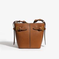 Bolso de mujer premium sense versátil retro hebilla decoración de un solo hombro bandolera bolso de cubo - details 4