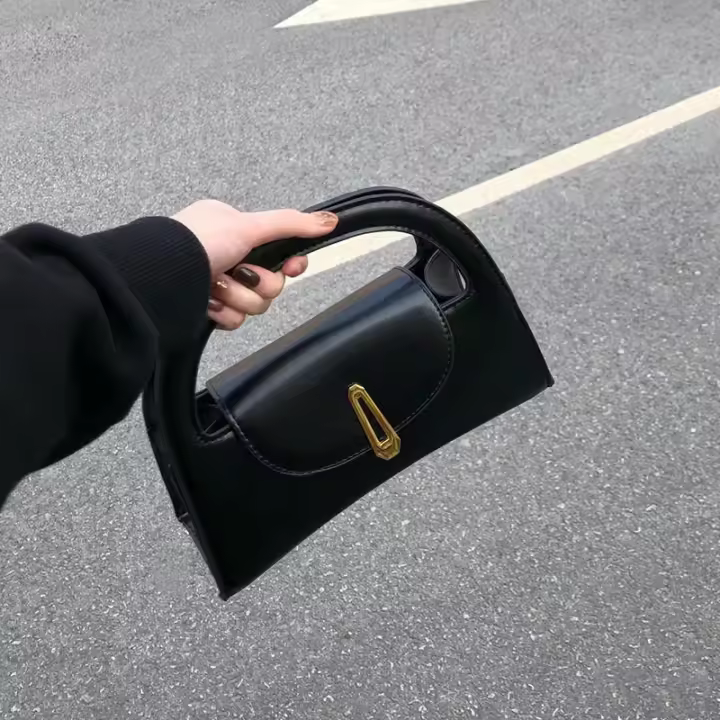 Bolso Cruzado Chic en Negro con Cierre de Oro Diseño Francés Vintage para Mujeres - 1