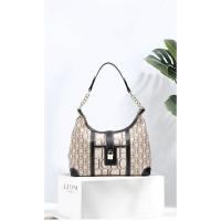 CH Trendy Letter Designer Modelo Vintage Color sólido Bolso impreso Cadena de damas 2024 Nuevo bolso clásico para mujer Mochila de lujo de alta gama - details 0
