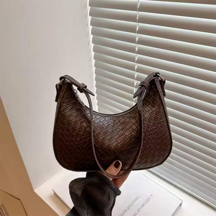 2025 tejido nuevo estilo moda temperamento ocio moda color sólido temperamento extranjero bolso de mano hombro axila media luna - 1