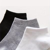 Calcetines de barco de color liso negro, blanco y gris, informales y versátiles, de tubo corto, para hombre, calcetines bajos, de boca poco profunda, calcetines de barco finos y absorbentes del sudor, invisibles para el verano. - details 5