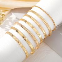 7 unids/set de pulseras Punk de Color dorado para mujer, ropa de calle, estampado de corazón gótico, diseño de Metal, brazalete abierto, regalos de joyería 2025 - details 3
