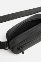 Nuevo bolso de hombre, negro de goma, mini bandolera informal, bolso de mensajero versátil, moderno y pequeño bolso cuadrado de moda. - details 6