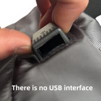 Moqueta Ligera de 20L Mejorada para Hombres y Mujeres con Compartimento para Portátil y Puerto de Carga USB - Correas Ajustables, Poliéster para Viajes, Trabajo, Escuela, Negocios - Carbón, Bolso de Transporte |   Diseño minimalista |   Textura Suave, Moc - details 6