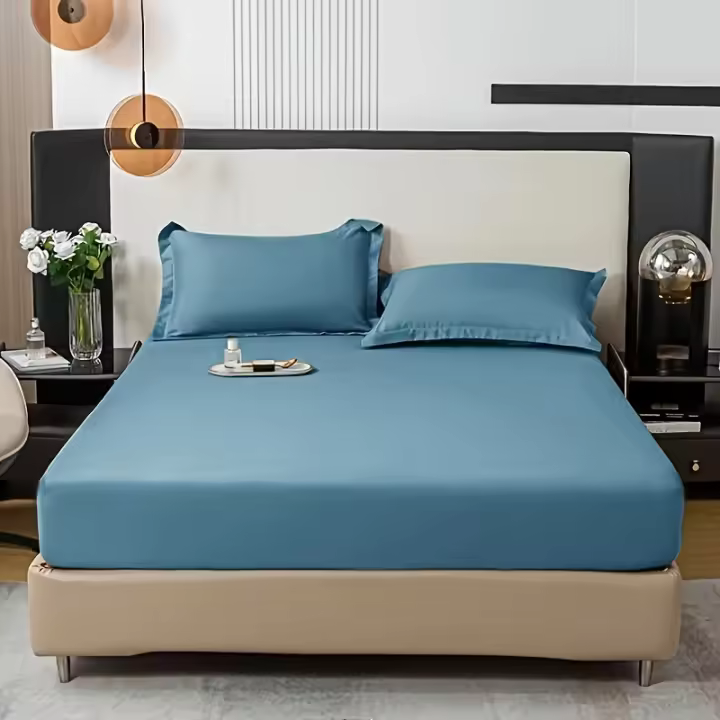Juego de Ropa de Cama Clásica de Poliéster 3 Piezas: Sábana Ajustable, Fundas de Almohada Transpirables, Suaves para la Piel - 1