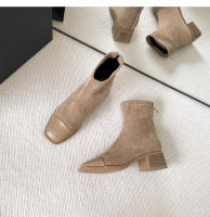 Botas cortas de tacón medio negro simple que combinan con botas de hombre de tacón grueso - details 25