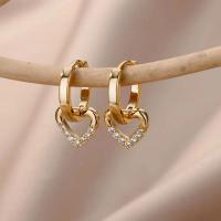 Pendientes de mujer con corazón de circonita hueca, Pendientes de oro con corazón de acero inoxidable, Joyas de lujo para parejas de novios, Regalos - details 3