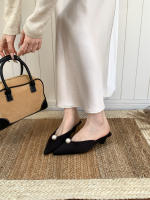 Baotou media zapatillas de las mujeres desgaste nueva perla puntiaguda hermosa boca en V tacón grueso moda perezoso - details 22