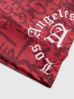 Los pantalones cortos casuales de moda para hombres están diseñados con llamativos estampados de letras rojas y añaden un toque vibrante al aspecto general. - details 3
