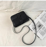 Nueva bolsa de mensajero de alta gama para niños, bolso de hombro tipo satchel para hombres, bolso de mano cuadrado pequeño y moderno para mujeres. - details 37