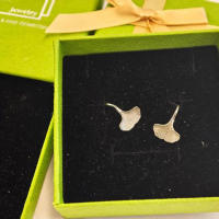 Pendientes de plata 925 - 1 par de ganchos para las orejas con hojas de Ginkgo - Lindo diseño floral creativo para uso diario en verano - details 4