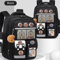 Mochila impermeable de capibara con insignia de tarjeta, muñeca, mochila escolar de gran capacidad, protección de la columna vertebral, correas anchas, mochila para estudiantes - details 10