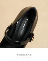 Zapatos de punta cuadrada con tacón grueso y tacón alto plano con hebilla de flor pequeña - details 5