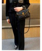 Bolso cuadrado pequeño de sobre simple de la marca Hong Kong2025Nueva Bolsa de Mano con Cierre de Moda, Bolsa de Hombro Versátil para Mujeres - details 7