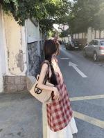 Dos vestidos camisola de encaje a cuadros falsos, estilo de vacaciones junto al mar de verano para mujer, sentido del diseño, falda larga de nicho - details 17
