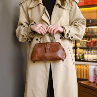 Mini bolso pequeño con clip para mujer, nuevo bolso simple y moderno para teléfono móvil con correa de hombro tipo doctor para mujer - details 14