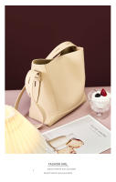 Bolso Cubo Bandolera en Cuero Genuino - Elegancia y Versatilidad para el Día a Día - details 19