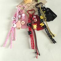 LLavero de cuerda trenzada de cuero PU, colgante de corazón, galletas hechas a mano, llaveros de coche, cuerda tejida antipérdida, llavero con letras en inglés - details 5