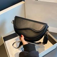 Bolso Retro de Color sólido con tapa para mujer, bandolera con correa ancha para el hombro de cuero PU a la moda - details 19