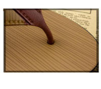 2025Nuevas Chanclas de Verano para Hombres Sandalias de Textura de Madera Antideslizantes Zapatos de Playa de Punta Plana - details 7