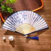 2 abanicos de mano plegables elegantes con marcos de bambú: diseños florales y de mariposas en azul, morado y amarillo, perfectos para baile, cosplay, bodas y accesorios de fiesta - details 1
