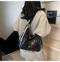 Bolso de mano de gran capacidad para mujer en la primavera de 2025, un nuevo bolso informal y versátil para axila, adecuado para desplazarse con uno - details 22