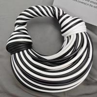 Moda bolso bolso mujer 2025 alto sentido nicho diseño personalizado bolsa de fideos tejida bolsa de mensajero - details 4