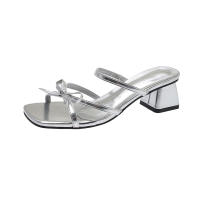 Ropa exterior 2025 verano nuevo nicho versátil moda arco zapatillas de tacón grueso sandalias de mujer - details 0