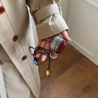 Retro marrón - cuello a cuadros azul - estuche para auriculares Bluetooth colgante. Es una funda protectora de silicona suave adecuada para Apple AirPods 4, AirPods Pro 1/2 y AirPods 3. - details 3