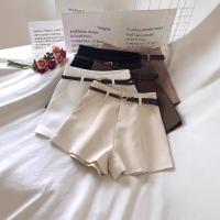 Temperamento blanco albaricoque con cinturón traje pantalones cortos mujer 2025 piernas anchas delgada y versátil una palabra simple y casual - details 1