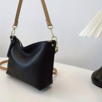 Bolso tote de cuero genuino de grano superior para mujer - Bolso convertible de hombro y bandolera |   Diseño minimalista y elegante, bolso premium para desplazamientos diarios, trabajo y viajes |   Transporte multidireccional: mano, hombro, muñeca |   Al - details 23