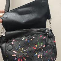 Desigual Lady Casual Diseño con espalda abierta Bolso bandolera de un solo hombro moderno y versátil (tamaño: 27*12.6*18) - details 2