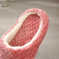 Zapatillas de casa cálidas de felpa con suelo plano para mujer en otoño-invierno - details 11