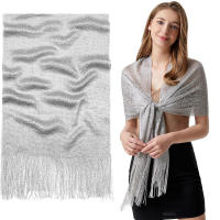 Mujer con hebilla de metal brillante, elegante bufanda bordada con flecos, para eventos nocturnos de comuniones - details 6