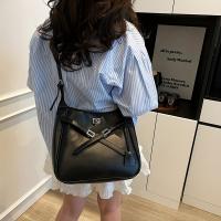 Bolso de hombro elegante para mujer de verano 2025: correa suave y ajustable, cierre de cremallera, diseño minimalista elegante en color crema con detalles marrones, bolso cruzado versátil | Bolso elegante | Forro de poliéster, bolso - details 5