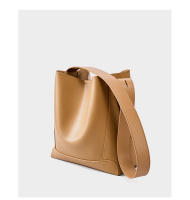 Bolso Cubo Bandolera en Cuero Genuino - Elegancia y Versatilidad para el Día a Día - details 7