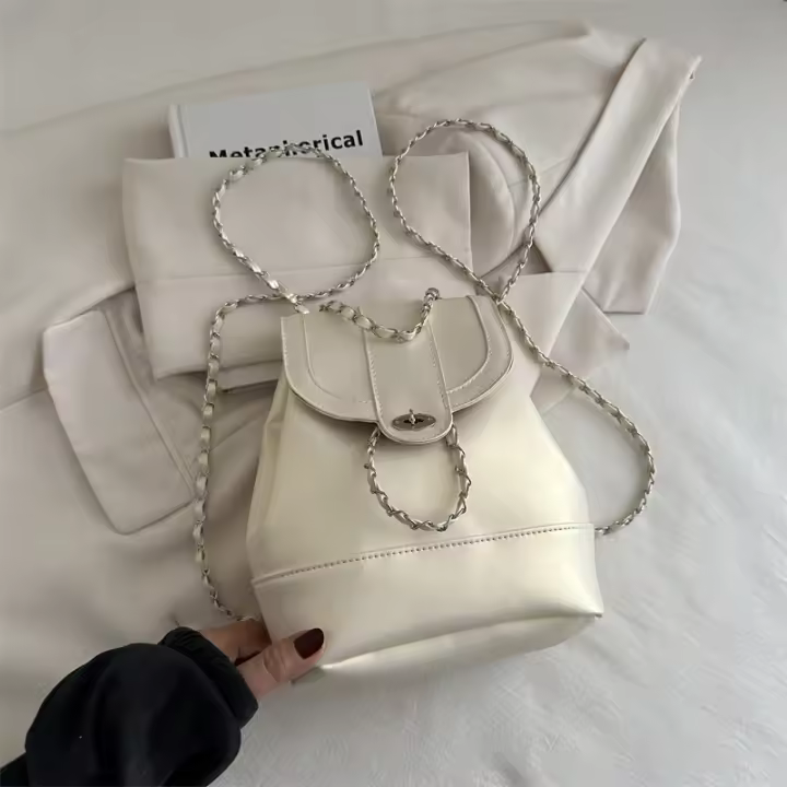 Mochila de Verano 2025 Estilo de Moda Callejera para Mujeres Material de Nylon Bolsos y Viajes - 1
