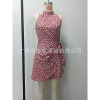 Vestido halter con cintura ceñida, sin mangas, fruncido y con lazo - details 1