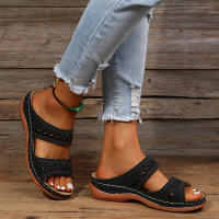 Pantuflas de gran tamaño con costuras retro, antideslizantes, de punta redonda, sandalias casuales de una sola tira para mujer. - details 1